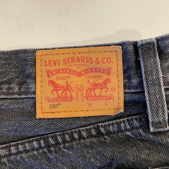 Levi Shorts 501 - Picture 3 of 5